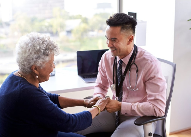 600737c0a213d11260cc3bc0_male-doctor-in-office-reassuring-senior-female-pat-BN2HLAP-p-1080.jpeg